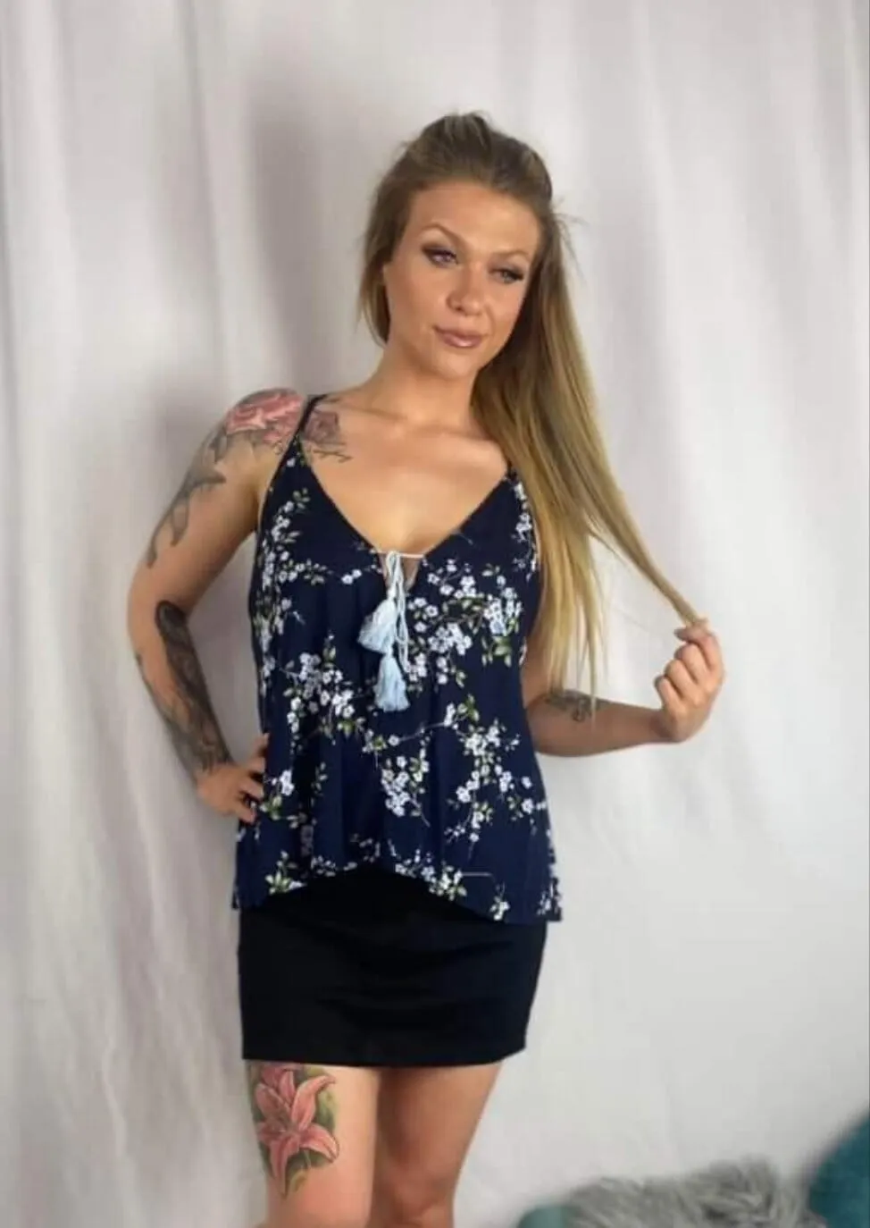 💙 NELLY Navy Blue Floral boho Cropped Top