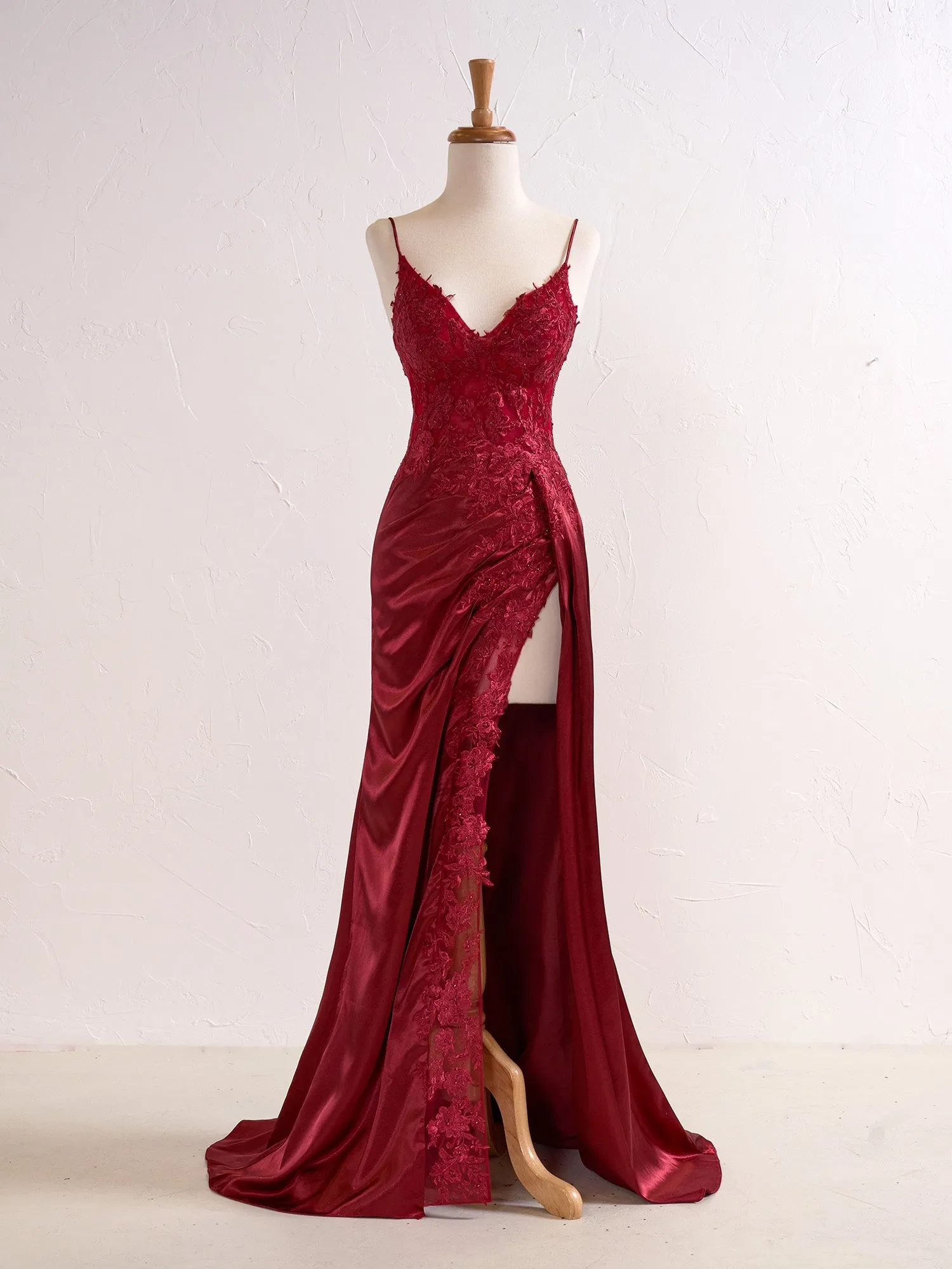 Beatrice |Sheath Black Long Appliques Prom Dress