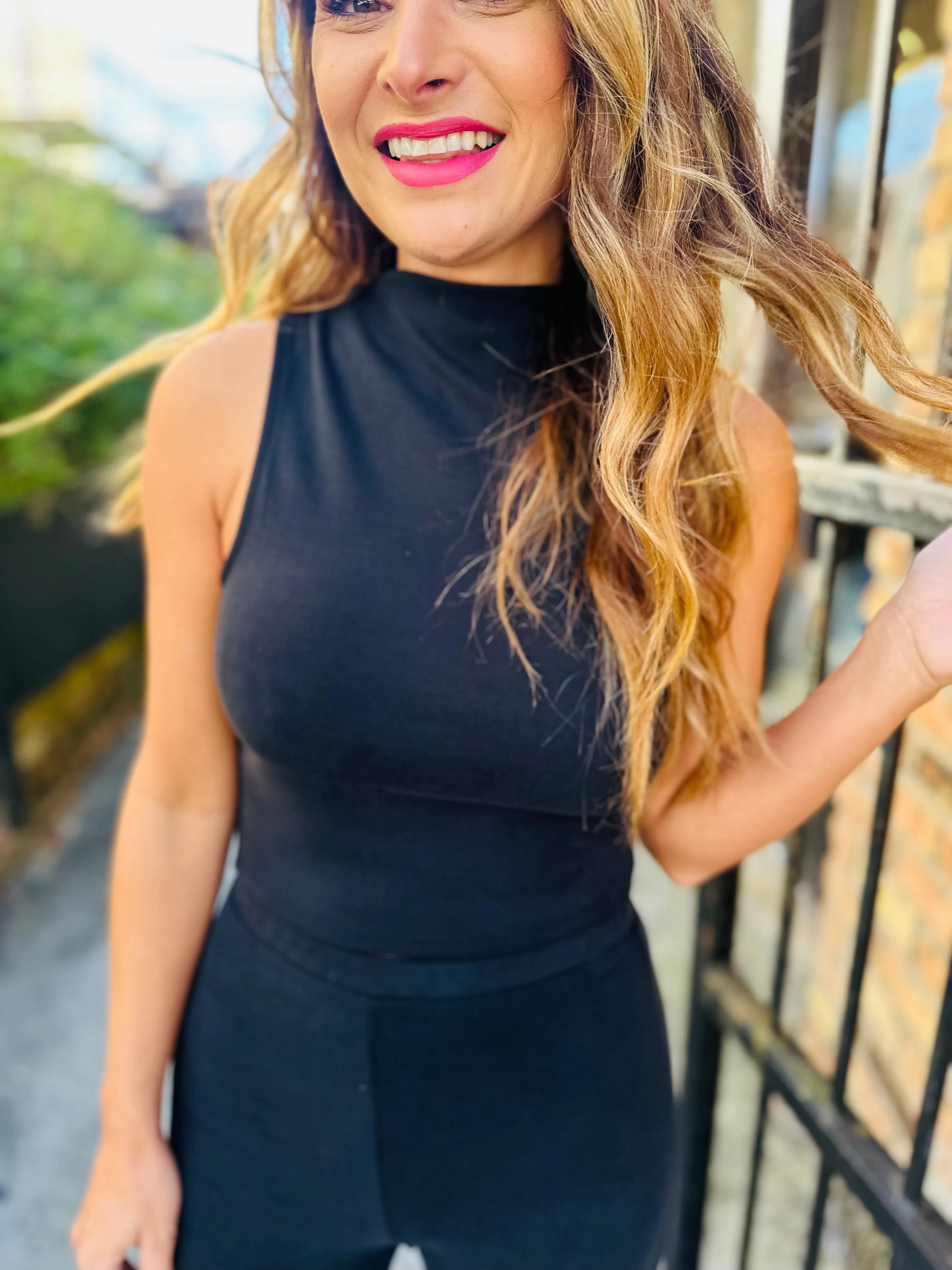 Hustle High Neck Top- Black