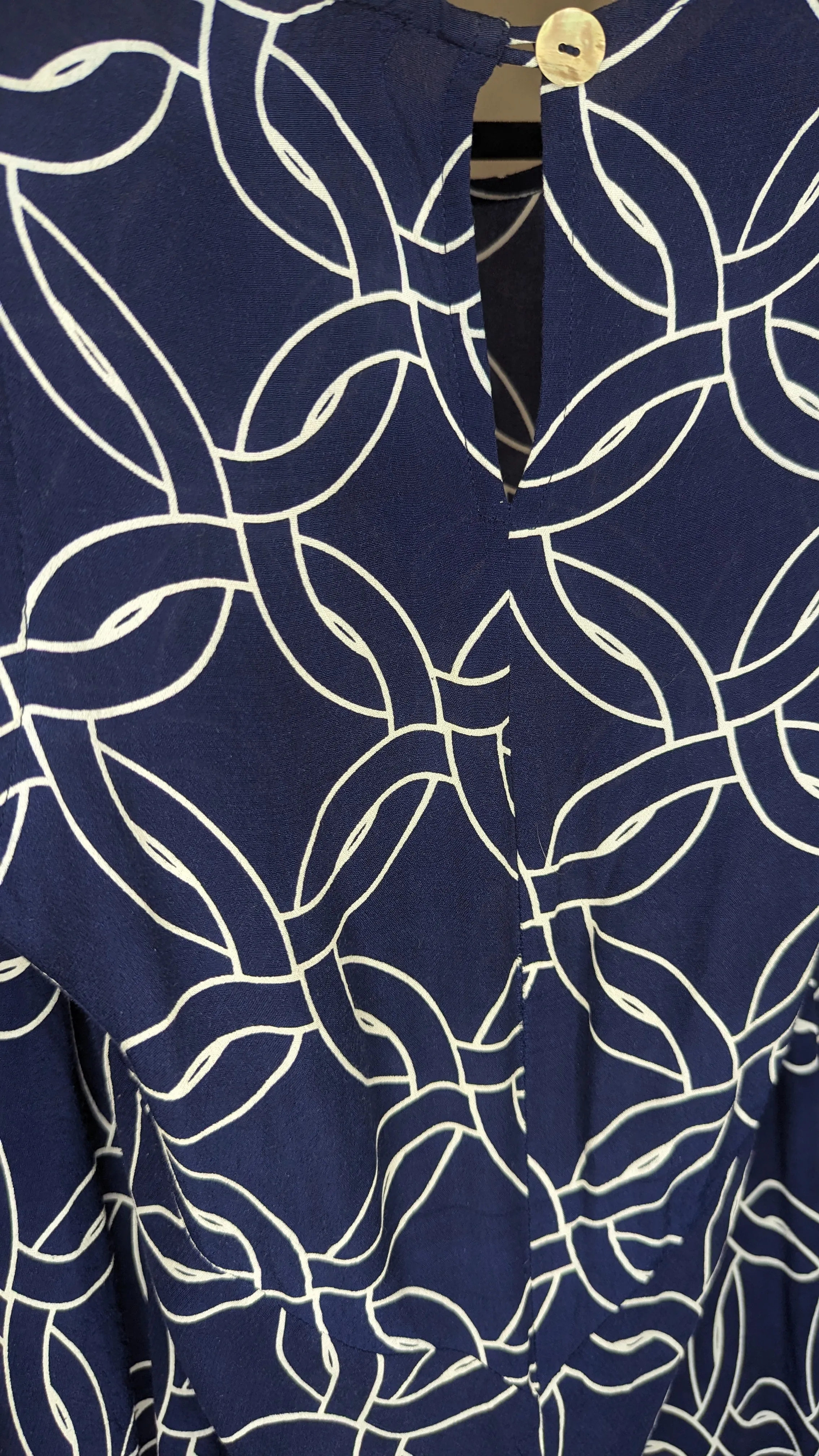 Mister Zimi Navy & White Pattern Sleeveless Tank Top